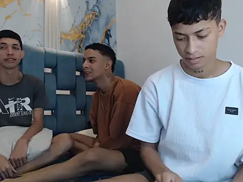 Snapshot of GOLD_BOYS chatting on February 20, 1:13 pm GOLD BOYS online show from February 20, 1:13 pm