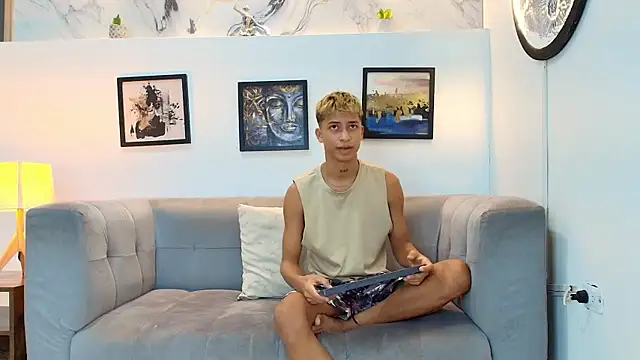 GOLD BOYS online show from May 14, 7:27 am