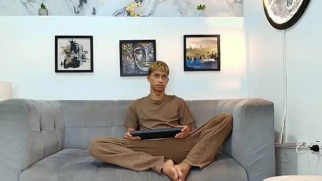 GOLD BOYS online show from May 21, 7:28 am