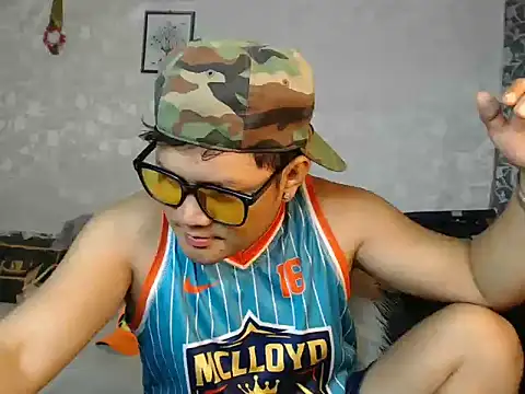 Snapshot of adorableasianboy69 chatting on June 26, 8:31 am adorableasianboy69 online show from June 26, 8:31 am