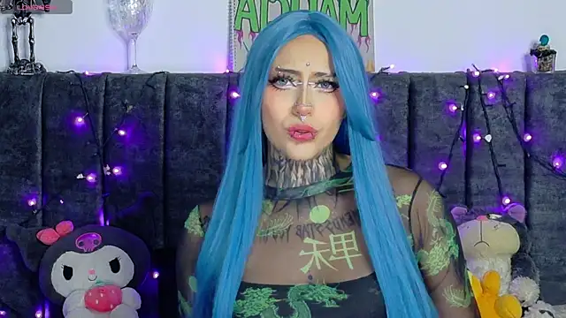 Snapshot of maliciaXpoison chatting on June 25, 5:12 am maliciaXpoison online show from June 25, 5:12 am
