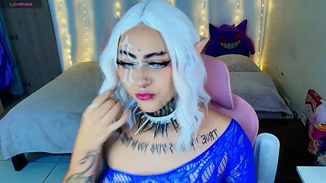 maliciaXpoison online show from May 19, 1:56 am