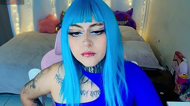 Snapshot of maliciaXpoison chatting on June 5, 2:49 am maliciaXpoison online show from June 5, 2:49 am