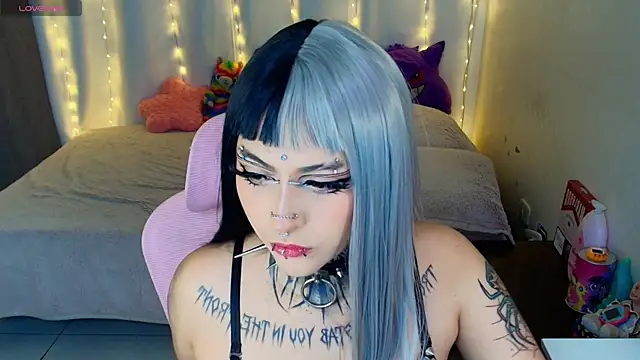 maliciaXpoison online show from May 29, 2:28 am