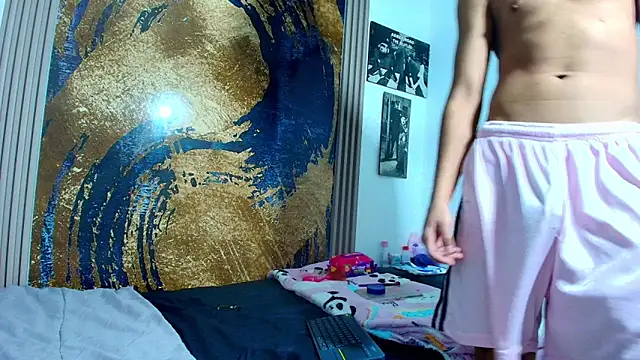 raven robin  online show from April 15, 3:45 am