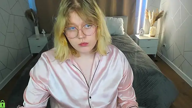 luna c0ra online show from April 9, 1:07 am