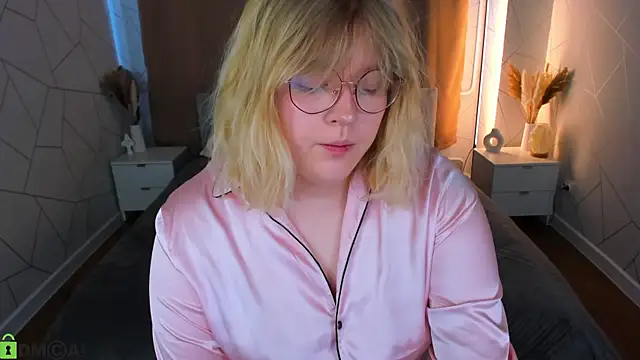 luna c0ra online show from April 5, 1:12 am