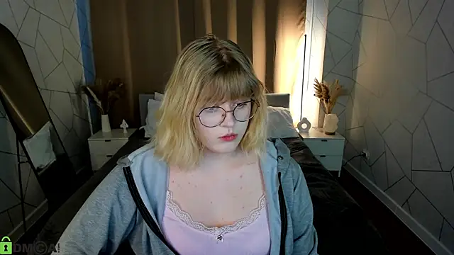 luna c0ra online show from March 5, 1:02 am