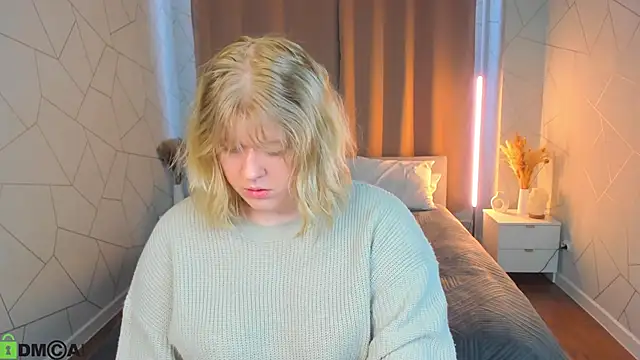 luna c0ra online show from April 19, 2:45 am