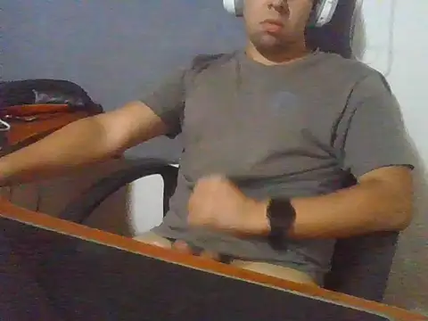 Snapshot of nene2309 chatting on February 23, 4:58 am nene2309 online show from February 23, 4:58 am