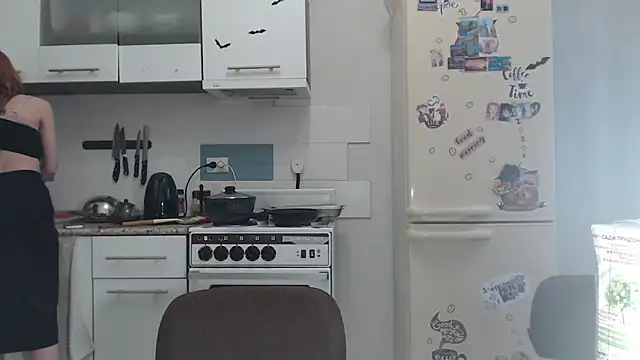 Snapshot of SolarAdrienne chatting on February 25, 1:22 pm SolarAdrienne online show from February 25, 1:22 pm