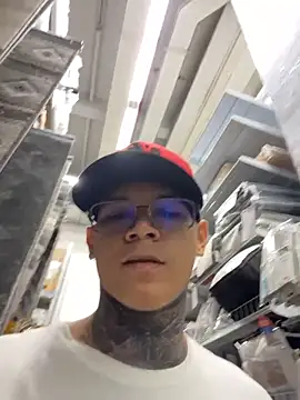 Snapshot of Maxtor_ chatting on February 28, 11:26 pm Maxtor online show from February 28, 11:26 pm