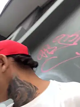 Snapshot of Maxtor_ chatting on February 25, 11:43 am Maxtor online show from February 25, 11:43 am