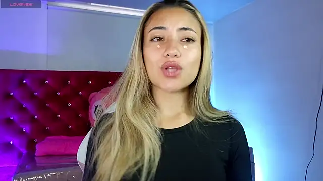 amy ker m online show from April 29, 8:26 pm