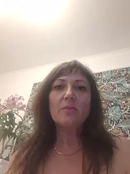 SaraGina online show from April 5, 8:37 pm