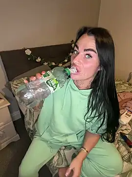 Darkfantisyx online show from April 7, 10:00 pm