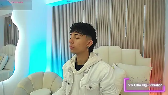 Aiden Rivers  online show from March 17, 12:52 pm