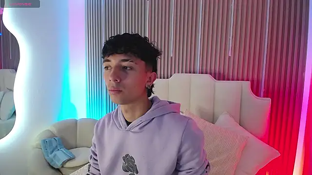 Aiden Rivers  online show from March 3, 12:45 pm