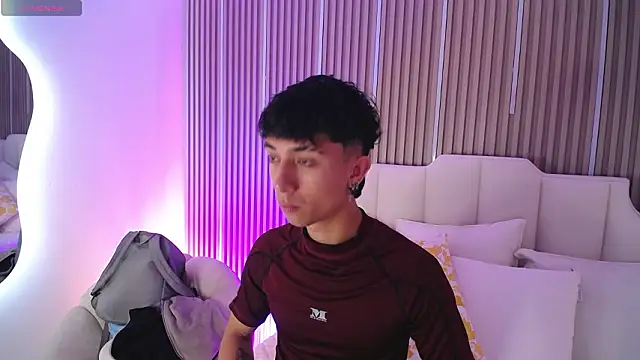 Snapshot of Aiden_Rivers_ chatting on February 27, 12:38 pm Aiden Rivers online show from February 27, 12:38 pm