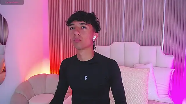 Aiden Rivers  online show from March 26, 12:47 pm