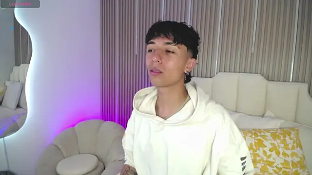 Snapshot of Aiden_Rivers_ chatting on February 26, 12:27 pm Aiden Rivers online show from February 26, 12:27 pm