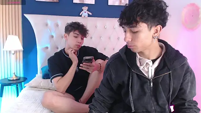 Snapshot of Aiden_Rivers_ chatting on May 6, 12:53 pm Aiden Rivers online show from May 6, 12:53 pm