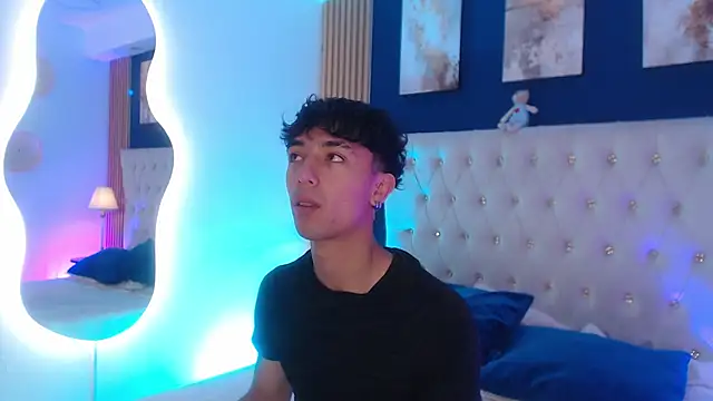 Aiden Rivers  online show from April 14, 12:54 pm