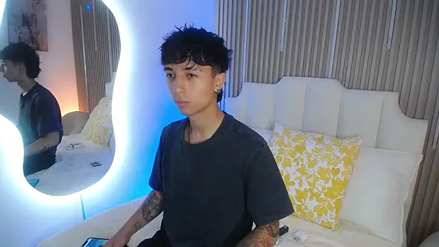 Aiden Rivers  online show from March 7, 12:43 pm