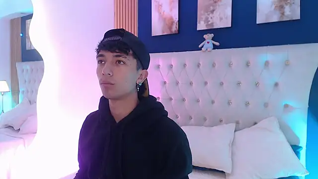 Aiden Rivers  online show from April 3, 12:44 pm