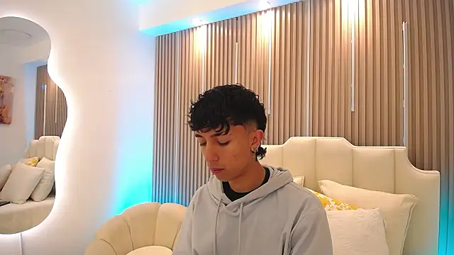 Aiden Rivers  online show from March 18, 1:13 pm