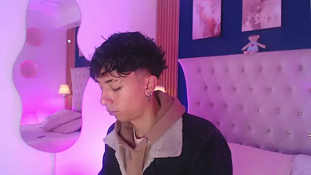 Aiden Rivers  online show from April 8, 12:50 pm