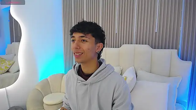 Aiden Rivers  online show from March 10, 12:53 pm