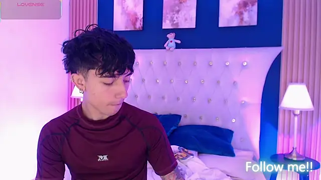 Snapshot of Aiden_Rivers_ chatting on April 20, 1:13 pm Aiden Rivers online show from April 20, 1:13 pm