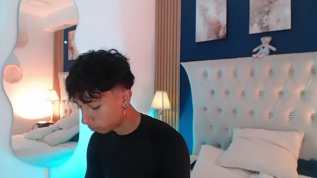 Aiden Rivers  online show from April 9, 12:55 pm