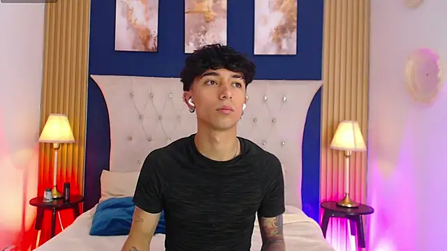 Snapshot of Aiden_Rivers_ chatting on June 10, 1:01 pm Aiden Rivers online show from June 10, 1:01 pm