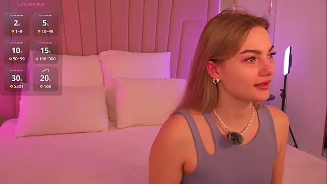 Snapshot of Sona_Lavberi chatting on February 19, 8:55 am Sona Lavberi online show from February 19, 8:55 am