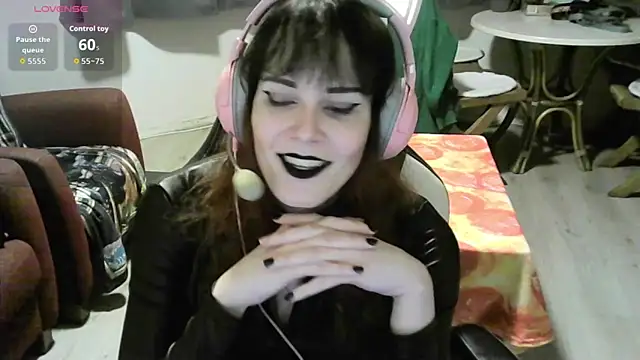 Snapshot of Samanteased chatting on February 17, 10:40 pm Samanteased online show from February 17, 10:40 pm