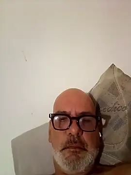 Snapshot of Milwokee chatting on March 2, 12:55 am Milwokee online show from March 2, 12:55 am