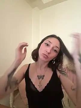 FrutillitaXX online show from March 4, 9:00 pm