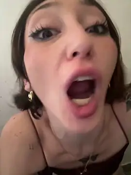 FrutillitaXX online show from March 22, 7:48 pm