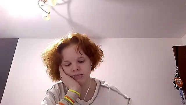 CurlaPettyBom online show from March 5, 8:22 am