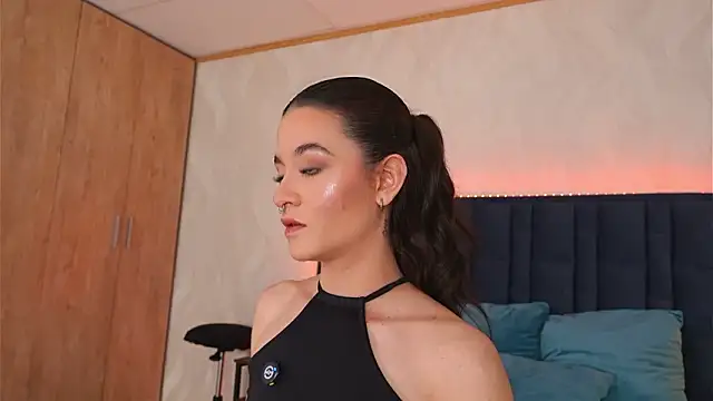 LucyDeLuca online show from March 17, 4:15 am