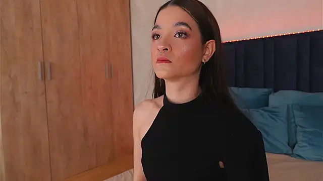 LucyDeLuca online show from April 1, 5:31 am