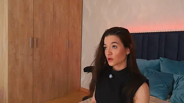 LucyDeLuca online show from March 15, 7:15 am