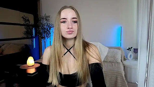 Oxy Foxie online show from June 10, 3:46 pm