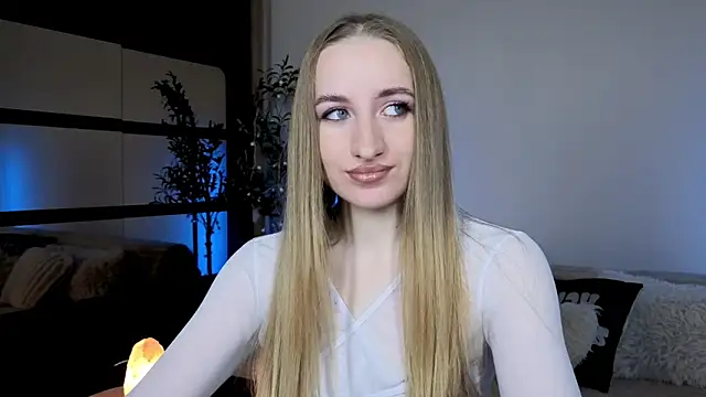 Oxy Foxie online show from May 23, 6:18 pm