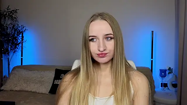 Oxy Foxie online show from June 2, 8:53 pm