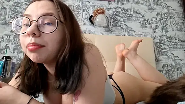 AwryNeon online show from February 20, 6:10 am