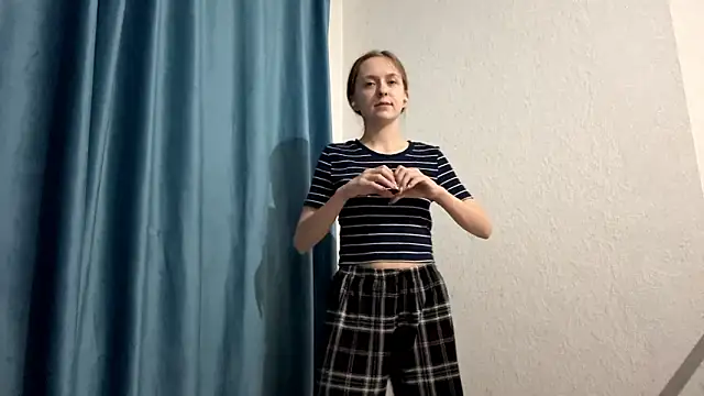 Snapshot of StaticBliss chatting on March 1, 1:16 am StaticBliss online show from March 1, 1:16 am