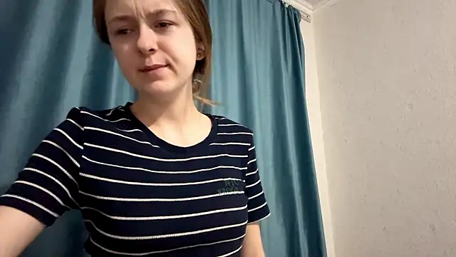 Snapshot of StaticBliss chatting on February 27, 1:17 am StaticBliss online show from February 27, 1:17 am